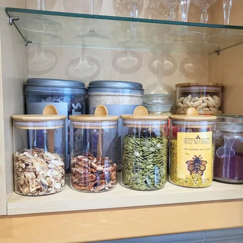Vista 7 de Juego de 3 tarros de vidrio herméticos con tapas y cucharas de bambú, recipientes de vidrio de borosilicato decorativos y duraderos de 20 onzas