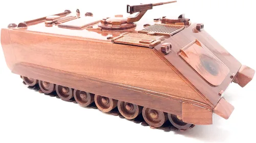 Vista 2 de M113 APC - Modelo de madera maciza hecha a mano con acabado de alto brillo
