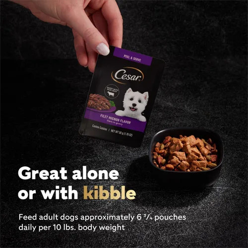 Vista 5 de Cesar Mini-Pouch - Alimento húmedo para perros, sabor a carne Angus, 1.76 onzas, 20 unidades Real beef, protein-packed, no fillers or artificial
