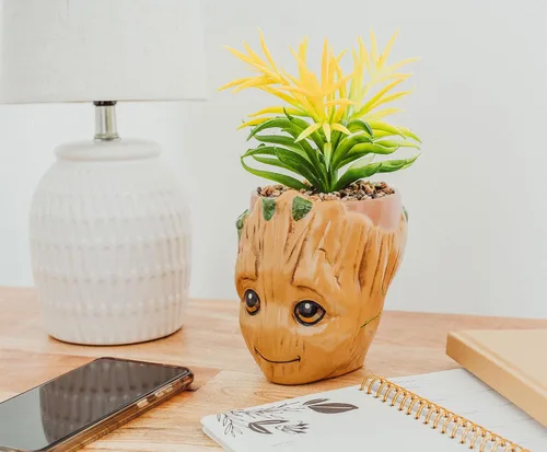 Vista 4 de Silver Buffalo Guardianes de la Galaxia Baby Groot's Face - Planta artificial decorativa de cerámica