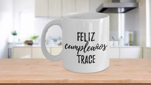 Vista 3 de Feliz Cumpleanos Trace - Taza de café con nombre personalizado, 11 onzas