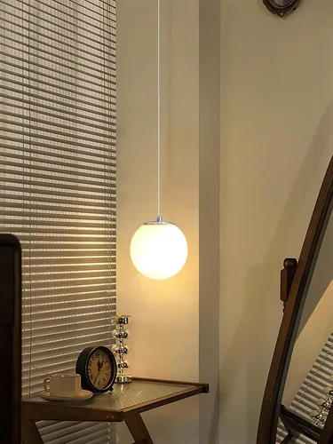 Vista 52 de ykolupty Lámpara colgante negra de 1 luz moderna de globo de vidrio gris ahumado, luces colgantes para isla de cocina, luces colgantes ajustables