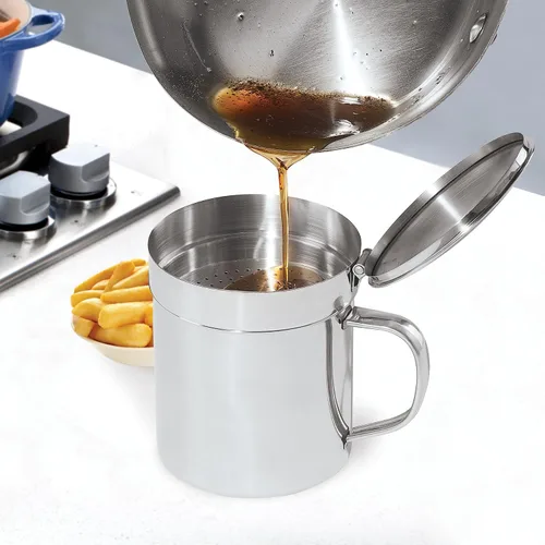 Vista 3 de Oggi 7324 Recipiente de acero inoxidable para aceite con filtro extraíble, 1 qt, 1 Cuarto de galón, Stainless