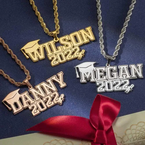Vista 4 de AILIN Collar de graduación personalizado de clase 2023 con nombre de acero inoxidable, gorra de soltero con nombre, regalo para hombres, novios