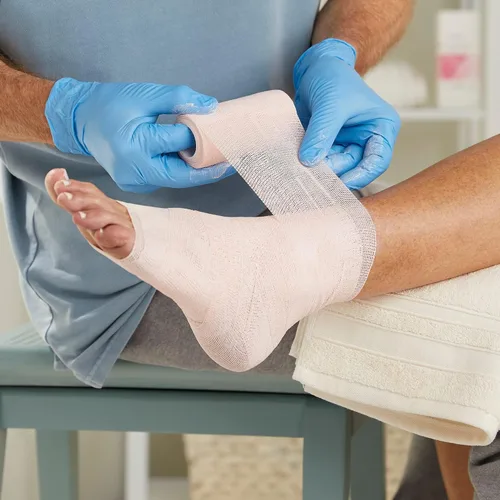 Vista 7 de McKesson Unna Botas con óxido de zinc y calamina, no estéril, 4 in x 10 yardas, 1 rollo