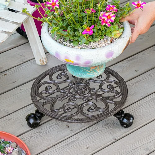 Vista 4 de Sungmor Carrito para Plantas de Hierro Fundido Resistente, Soporte Redondo para Macetas de 11 pulgadas sobre 3 Ruedas Sólidas, Soporte para Macetas