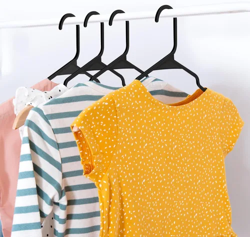 Vista 8 de HealSmart Perchas de plástico, paquete de 30 perchas de ropa que ahorran espacio, perchas duraderas y ligeras para abrigos, vestidos, camisas, Negro