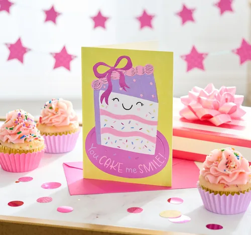 Vista 6 de American Greetings Tarjeta de cumpleaños para niños (Más dulce)