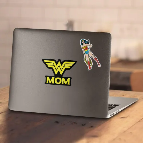 Vista 5 de Camiseta y pegatinas para el Día de la Madre Wonder Woman Wonder Mom