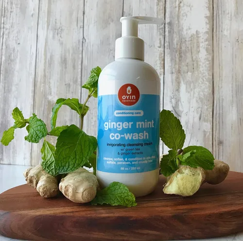 Vista 2 de Oyin Handmade Ginger Mint Co-Wash con crema limpiadora vigorizante con extractos de té verde y jengibre 8 onzas