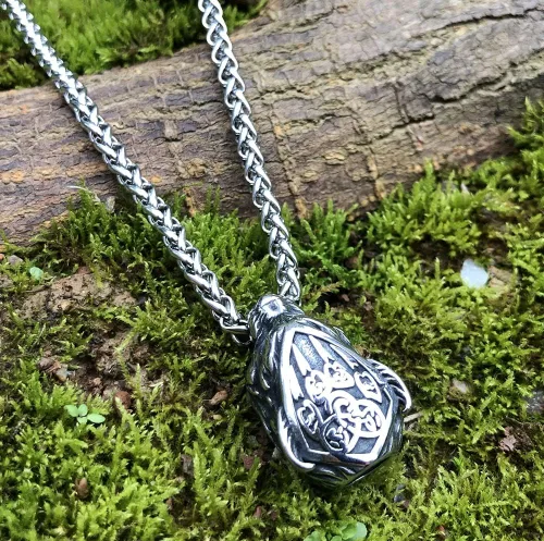 Vista 3 de GuoShuang Collar nórdico de perro vikingo nórdico Geri y Freki con pata de oso para hombre, acero inoxidable, regalo vikingo, joyería odin, Acero