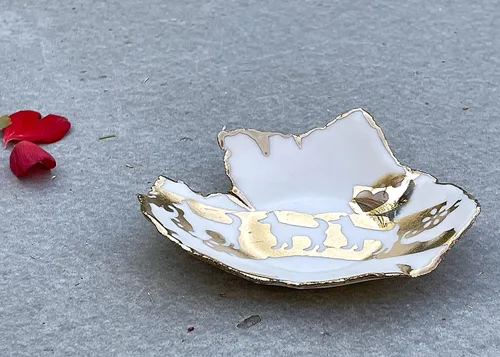 Vista 6 de Ceramic White and Gold Dog Ring Dish, Handmade Decorative Jewelry Dishes, Animal Lover Gift for Mom, Daughter, Sister, Wife, Girlfriend, Best