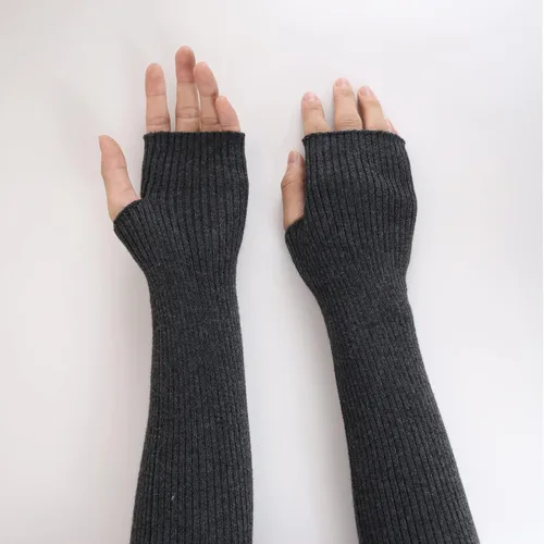 Vista 3 de Facecozy Calentadores de brazos para mujer, mezcla de lana de cachemira, guantes largos sin dedos para mujer, guantes para clima frío con agujero