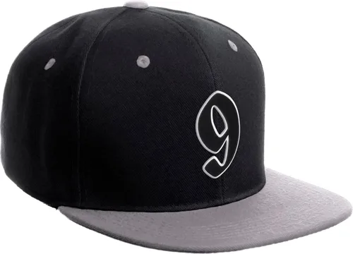 Vista 207 de Daxton Gorra clásica con visera de billete plano con letras del alfabeto inglés antiguo de la A a la Z