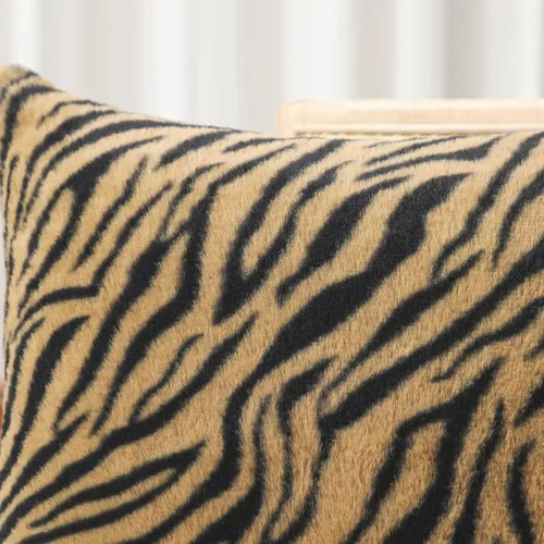 Vista 3 de Juego de 2 fundas de almohada con estampado de tigre de 18 x 18 pulgadas, fundas de almohada de piel sintética marrón y negra, suaves y esponjosas