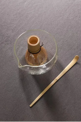 Vista 2 de Cuenco de ceremonia de té verde matcha hecho a mano estilo japonés, vidrio texturizado, 13.5 onzas, con boquilla para verter (vidrio)