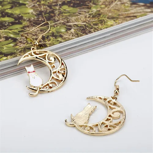 Vista 3 de coadipress Pendientes de luna de gato para mujeres y niñas, chapados en oro, esmaltados, blanco y negro, diseño de marinero, luna y gato tallados