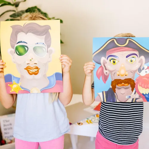 Vista 8 de Melissa & Doug Make-a-Face - Bloc de calcomanías - Personajes locos, 20 caras, 5 hojas de calcomanías