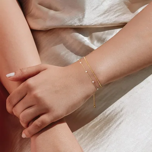 Vista 3 de Risyfjew Pulsera de cadena de perlas delicadas de oro de 14 quilates para mujer, ajustable, cultura barroca y joyería de regalo para madre, esposa