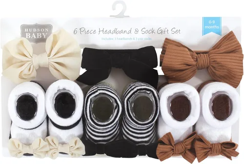 Vista 2 de Hudson Baby Conjunto de regalo de diadema y calcetines para niña