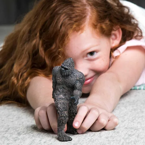 Vista 7 de Safari Ltd. Figura de Bigfoot - Modelo detallado de 13.3 cm - Juguete divertido para niños, niñas y niños de 3 años en adelante