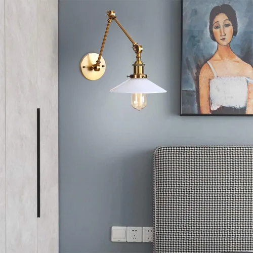 Vista 6 de Iluminación estilo loft con forma de platillo, aplique de pared ajustable, pantalla de vidrio blanco lechoso, brazo oscilante, lámpara de pared Latón