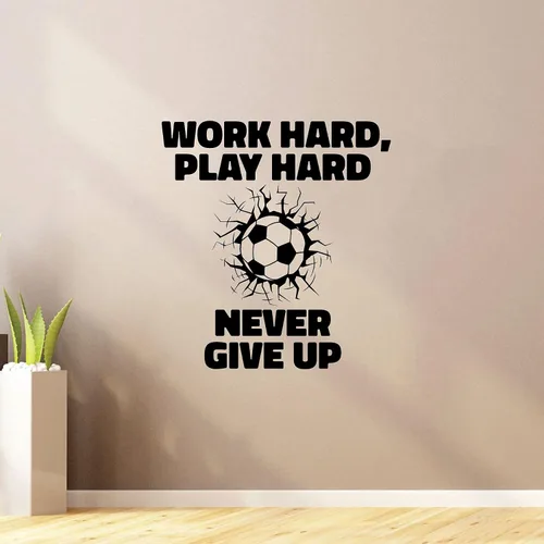 Vista 2 de Adhesivo decorativo para pared con texto "Work Hard Play Hard Never Give Up - Life Citas", diseño de pelota de fútbol, diseño de silueta de jugador