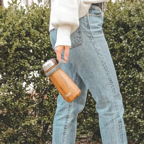 Vista 2 de S'well - Mango para botella de agua, color gris, se adapta a botellas de 9, 17 y 25 onzas, una forma cómoda de llevar tu botella a cualquier parte