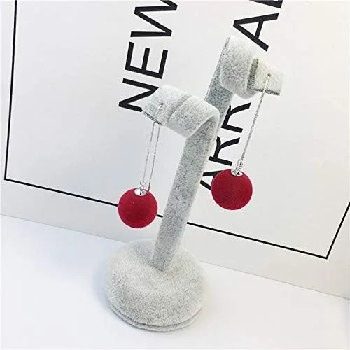 Vista 4 de Flairs New York - Conjunto de aretes con borlas y pompones de piel sintética