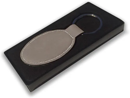 Vista 2 de LaserGram Llavero ovalado, Virgen de Guadalupe, grabado personalizado incluido (marrón claro)