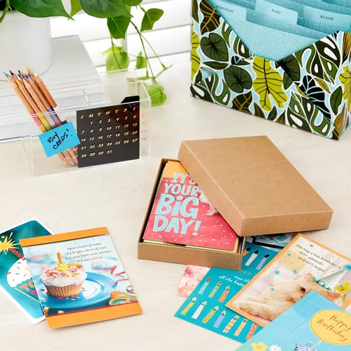 Vista 6 de Hallmark Surtido de tarjetas de cumpleaños para niños, 48 y 20 tarjetas con sobres