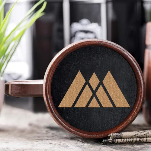 Vista 2 de Taza de cerveza Destiny Warlock. Taza de madera personalizada. Taza cilíndrica marrón rústica. Regalo para él. Jarro de cerveza. Perfecto