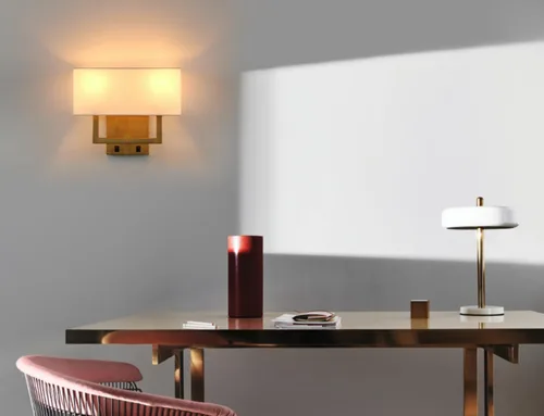 Vista 2 de PERMO Aplique de pared con acabado dorado antiguo, doble aplique con pantallas textiles blancas y botón de encendido y apagado para sala de estar