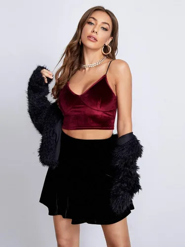 Vista 4 de Floerns Camiseta básica de terciopelo con tirantes delgados y cuello en V para mujer