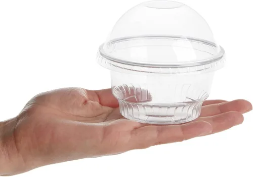Vista 5 de Juvale Vasos de plástico con tapas, 5 onzas, transparentes, paquete de 50 unidades, tazas de postre y recipientes de helado con tapas de cúpula
