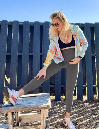Vista 3 de Maacie Pantalones de yoga de maternidad 2.0 sin costuras Buttery High Wasit Legging versión mejorada