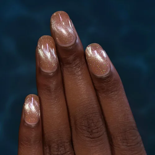 Vista 6 de ILNP Sandbar - Esmalte de uñas holográfico magnético beige arena