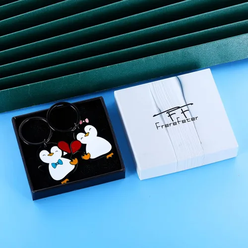 Vista 6 de FrereFeter 2 llaveros a juego de pingüinos para parejas, amantes de los pingüinos, llaveros nacionales para el día del novio, lindo llavero