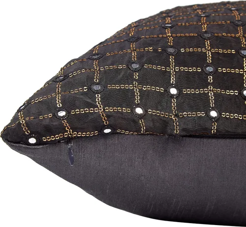 Vista 4 de Juego de 2 almohadas decorativas negras de 12 x 12 pulgadas, fundas de almohada pequeñas de seda para sofá, funda de cojín bordada con lentejuelas