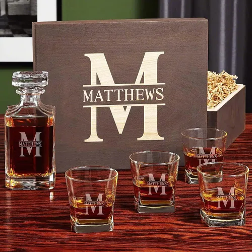 Vista 14 de Juego de decantador de whisky personalizado y vasos de whisky en caja hecha a mano