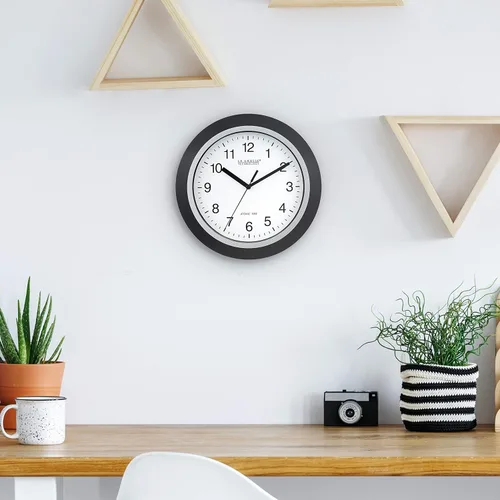 Vista 6 de La Crosse Technology WT-3102B - Reloj de pared analógico de 10 pulgadas WWVB y restablecimiento automático de DST, negro/plata