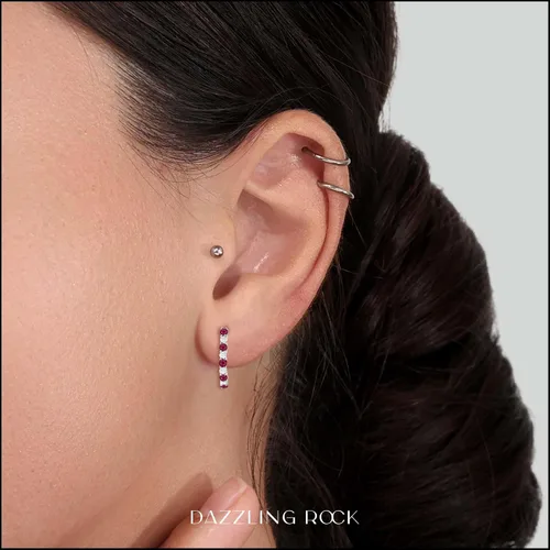 Vista 2 de Dazzlingrock Collection Aretes de aro en forma de J de oro de 14 quilates con piedras preciosas redondas y diamantes blancos