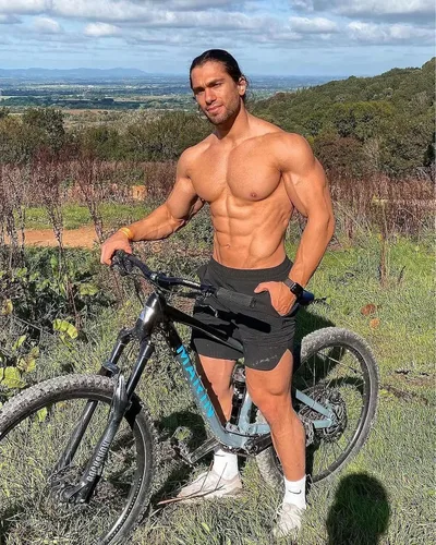 Vista 6 de CANGHPGIN Paquete de 2 pantalones cortos deportivos de entrenamiento para hombre, entrepierna de 7 pulgadas, pantalones cortos de senderismo