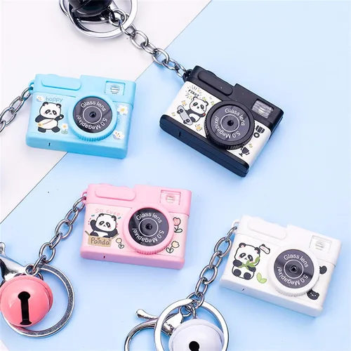 Vista 7 de Vlmazlm Llavero de luz LED con forma de cámara de dibujos animados de anime, llavero Kawaii para niños, bolsa colgante, regalo de joyería