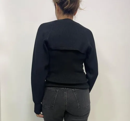 Vista 4 de CAPPUCCINI Camiseta sin mangas de dos piezas para mujer con bolero recortado con cadena