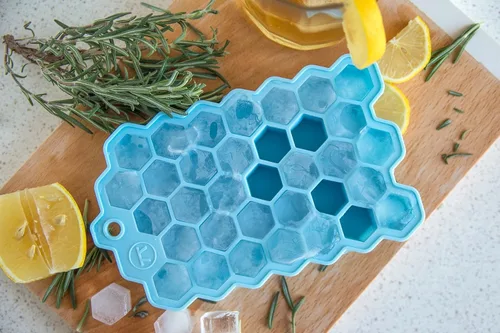 Vista 4 de Outset Hex - Molde de cubitos de hielo de silicona, pequeño