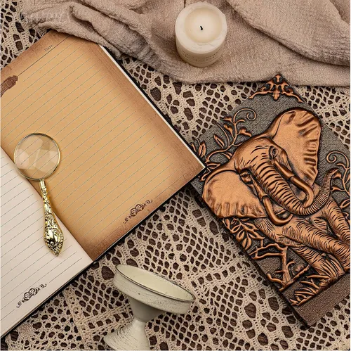 Vista 4 de Diario de Cuero Vintage con Elefante 3D con Juego de Bolígrafos, Libreta Diaria de Cuero Antiguo Hecha a Mano, Cuaderno de Bocetos, Diario de Viaje