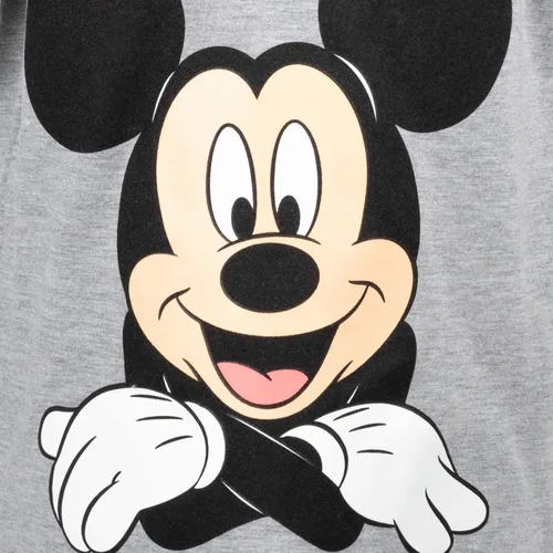 Vista 6 de Disney Mickey Mouse Pixar Toy Story Winnie The Pooh Pixar Cars Lion Guard - Paquete de 2 camisetas para niños pequeños, GrisBlanco
