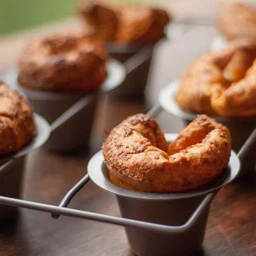 Vista 2 de Fox Run Molde Antiadherente para Popovers, Molde para Pudín Yorkshire de 6 Tazas, Gris