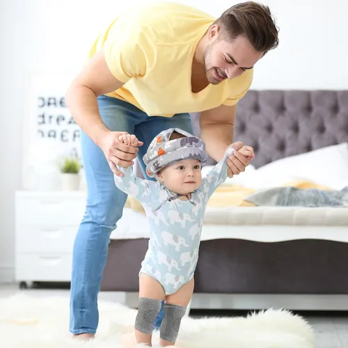 Vista 6 de Geyoga Paquete de 2 protectores de cabeza de bebé con 2 pares de rodilleras para niños pequeños, casco de bebé para gatear y caminar, protector